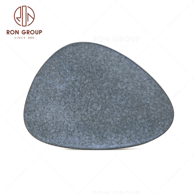 New Arrival Ceramic Dinner Triangle Plate Porcelain Dish for Hotel and Restaurant