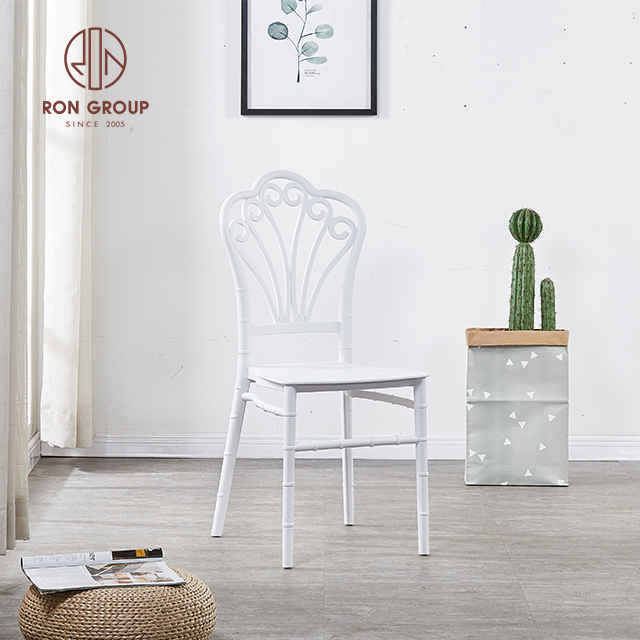 hotel furniture white resin chiavari restaurant stackable plastic wedding chair