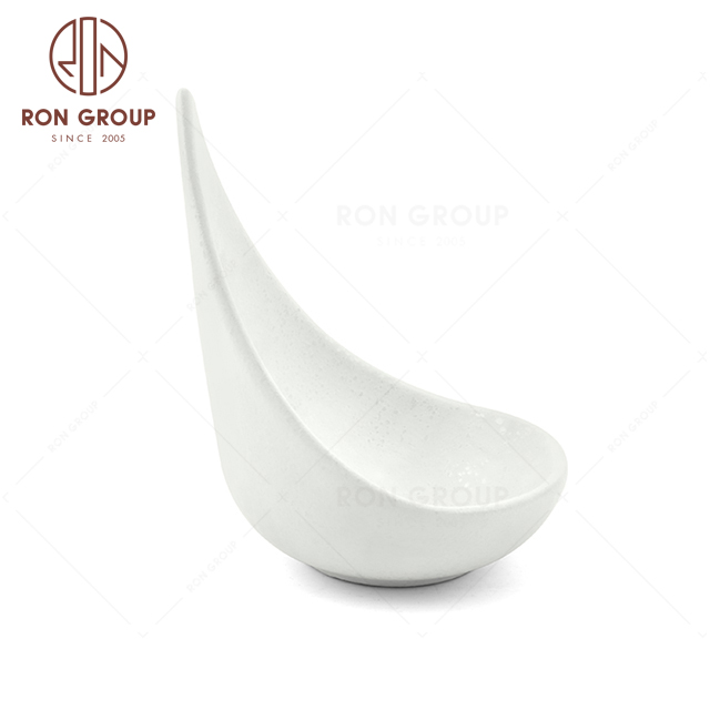 RNPCT2009-9D Hot Sale Raindrop White Style Restaurant Hotel Bar Cafe Wedding Individual Handle Spoon