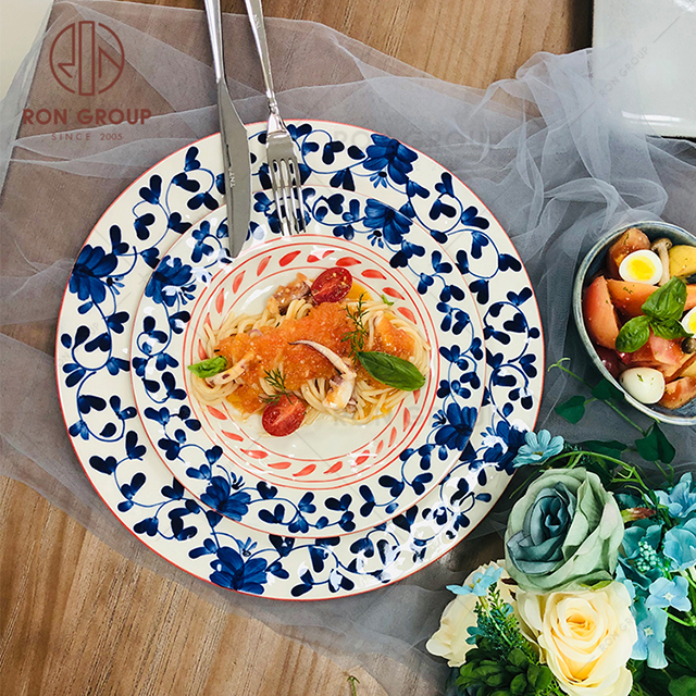 Making process of hand-painted restaurant plates